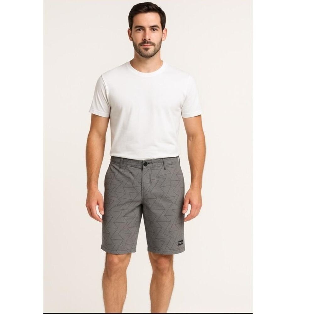 OakleyShorts Mens 38 Grey Geometric Pattern Button Closure Belt Loops Bermuda